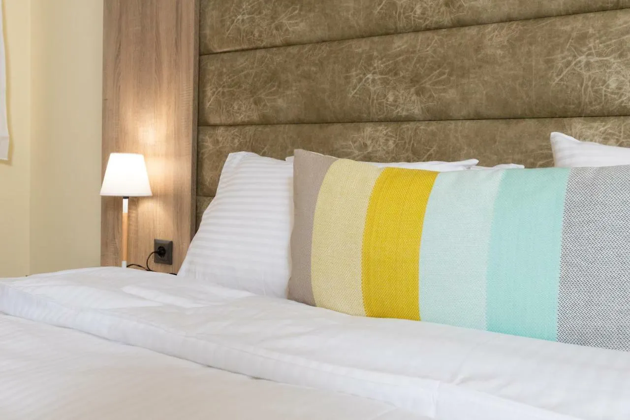 Seven Heaven Premium Suites Thessaloniki Griechenland